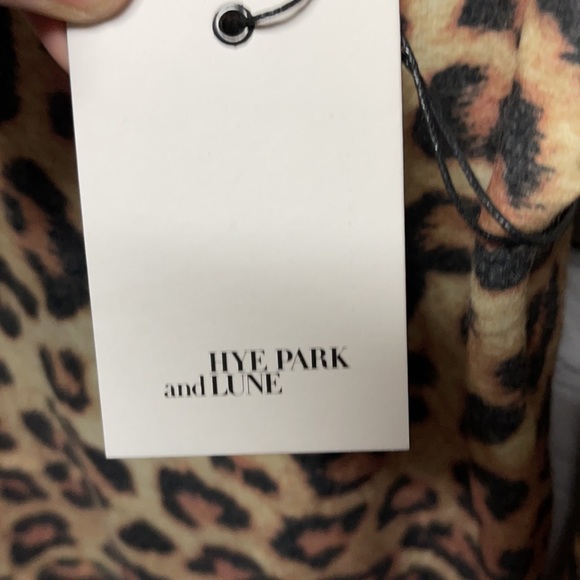 NEW Hye Park and Lune SOFT Cheetah Top size 0 - Picture 9 of 10
